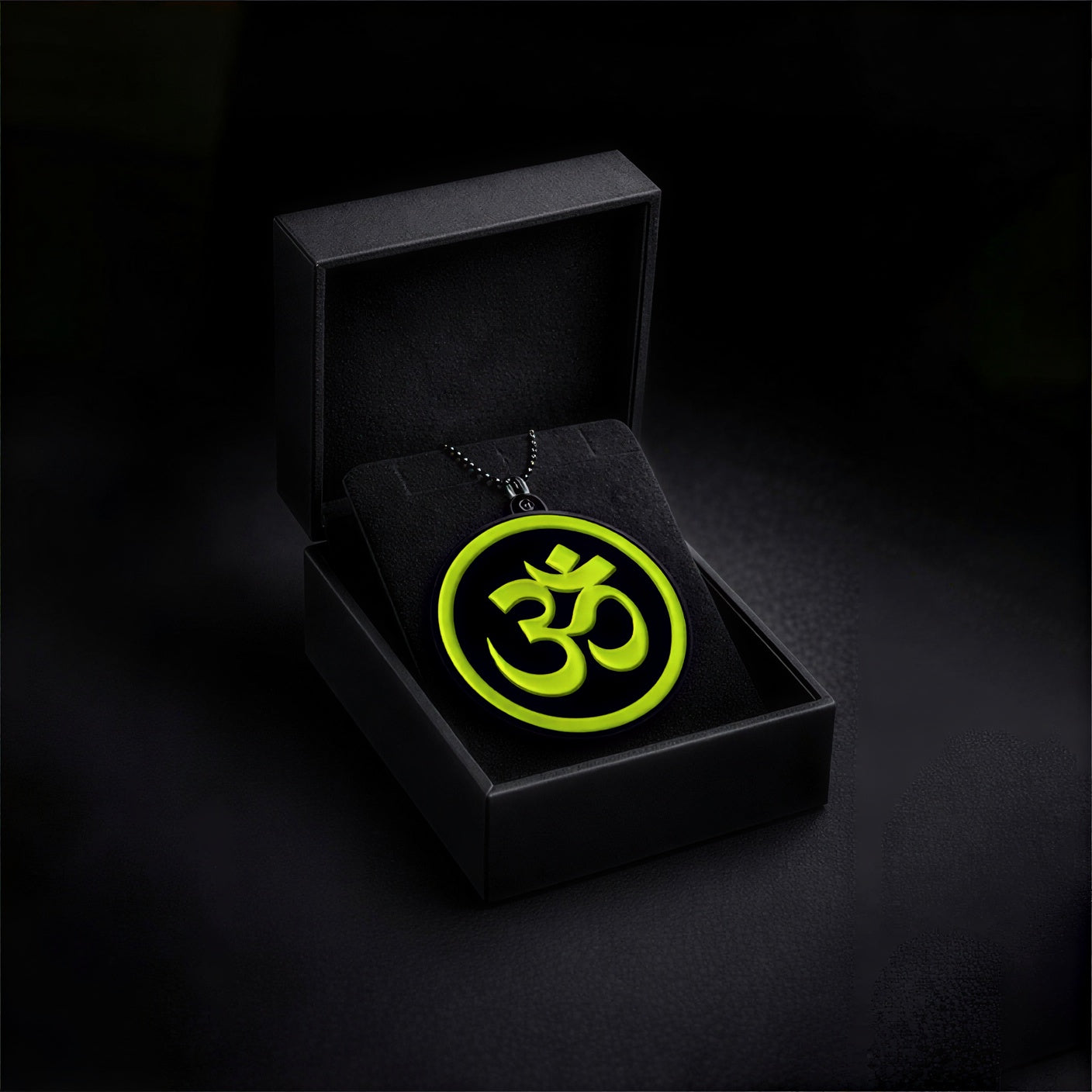 Aum Symbol Car Hanging – Acrylic Om Pendant | Spiritual Rearview Mirror Charm | Car Interior Decor (7 x 6.5 cm)