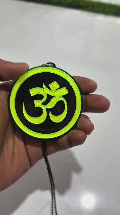 Aum Symbol Car Hanging – Acrylic Om Pendant | Spiritual Rearview Mirror Charm | Car Interior Decor (7 x 6.5 cm)